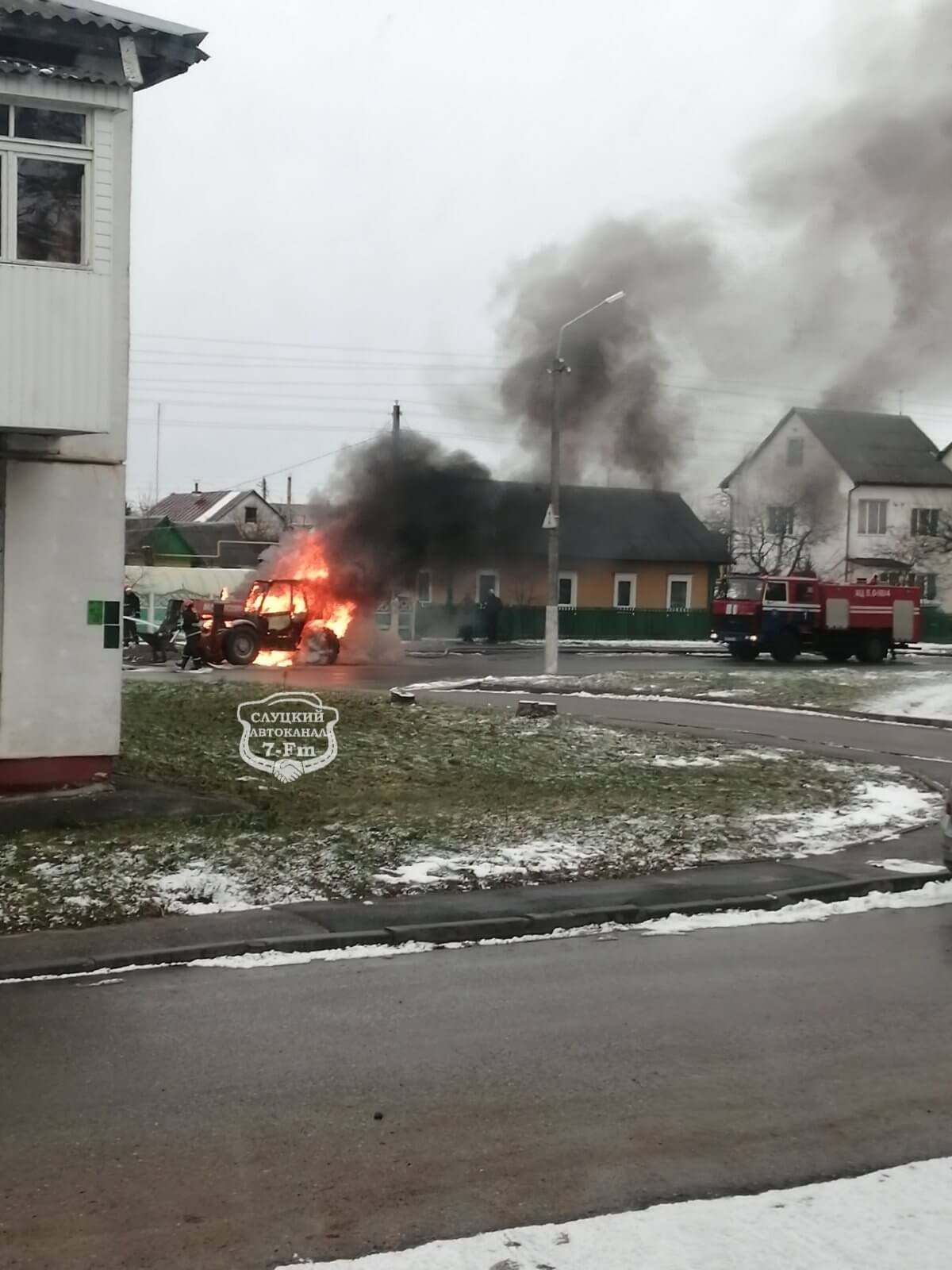 В Слуцке горел самоходный погрузчик