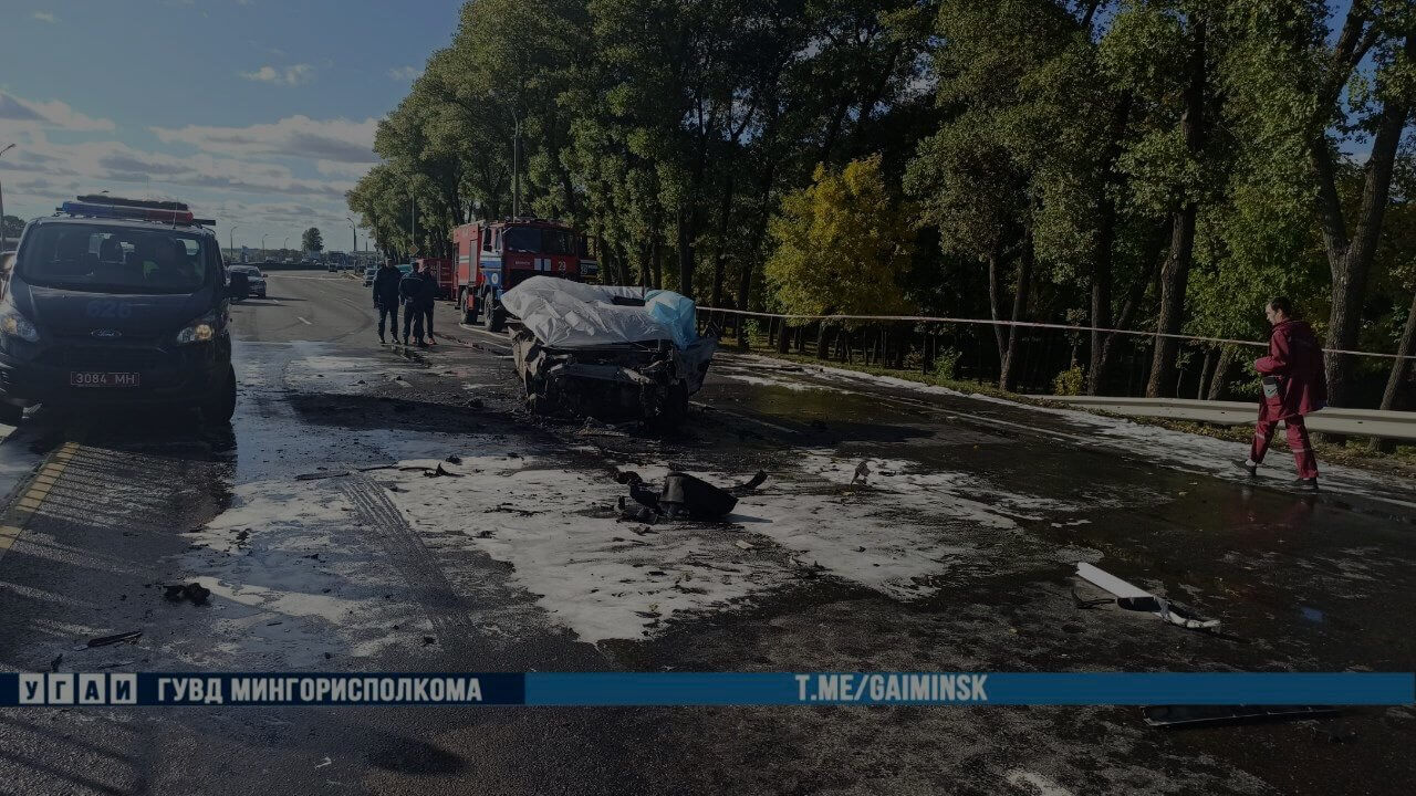 На МКАД из-за ДТП сгорел автомобиль, погибли четыре человека